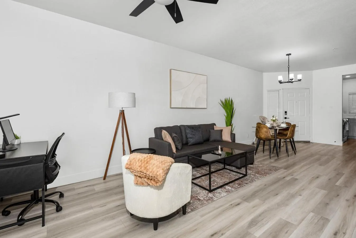 Stylish Scottsdale 2Br Pool Bbq Pet-Friendly Apartment United States