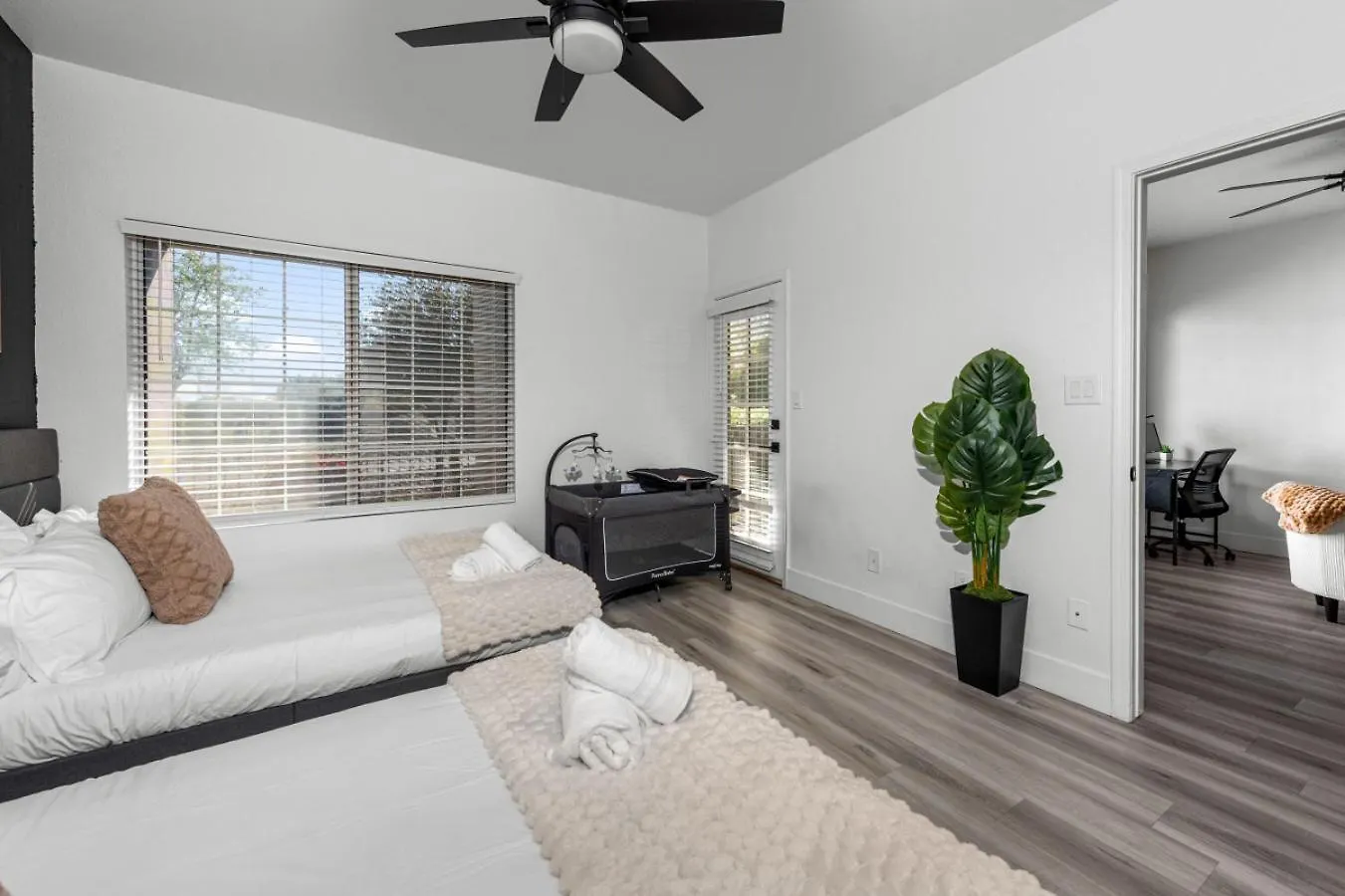 Stylish Scottsdale 2Br Pool Bbq Pet-Friendly Apartment United States