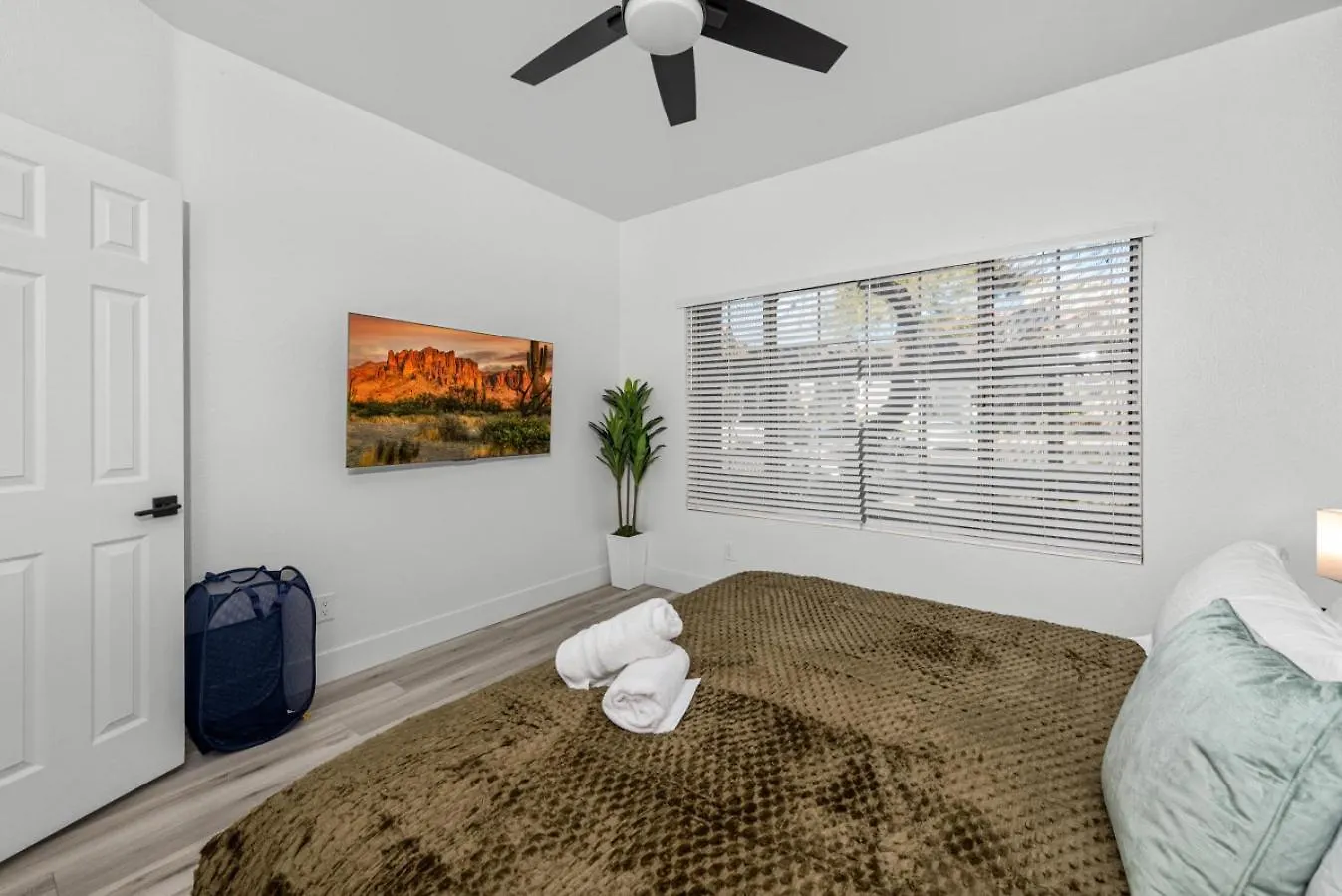 Stylish Scottsdale 2Br Pool Bbq Pet-Friendly Apartment United States