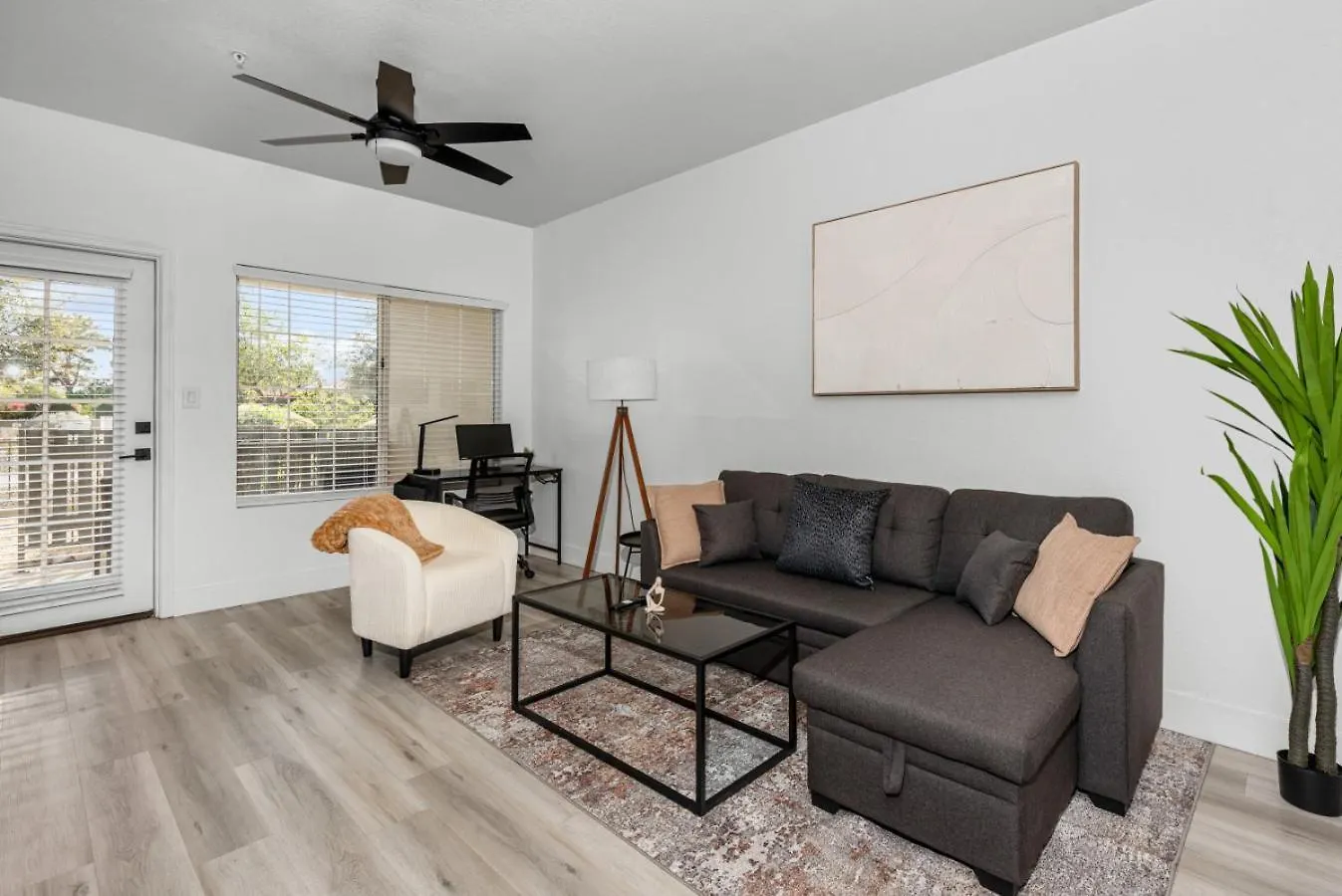 Stylish Scottsdale 2Br Pool Bbq Pet-Friendly Apartment